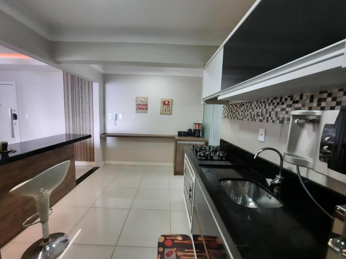 3 Suites Linda Vista Da Orla De Bc A 50M Da Praia - Somente Familiares Балнеариу-Камбориу Экстерьер фото