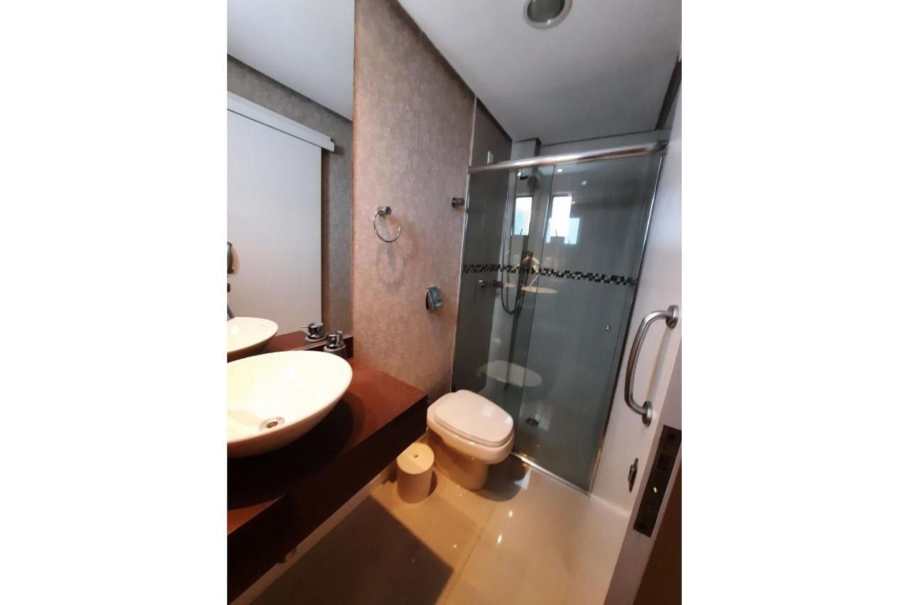 3 Suites Linda Vista Da Orla De Bc A 50M Da Praia - Somente Familiares Балнеариу-Камбориу Экстерьер фото