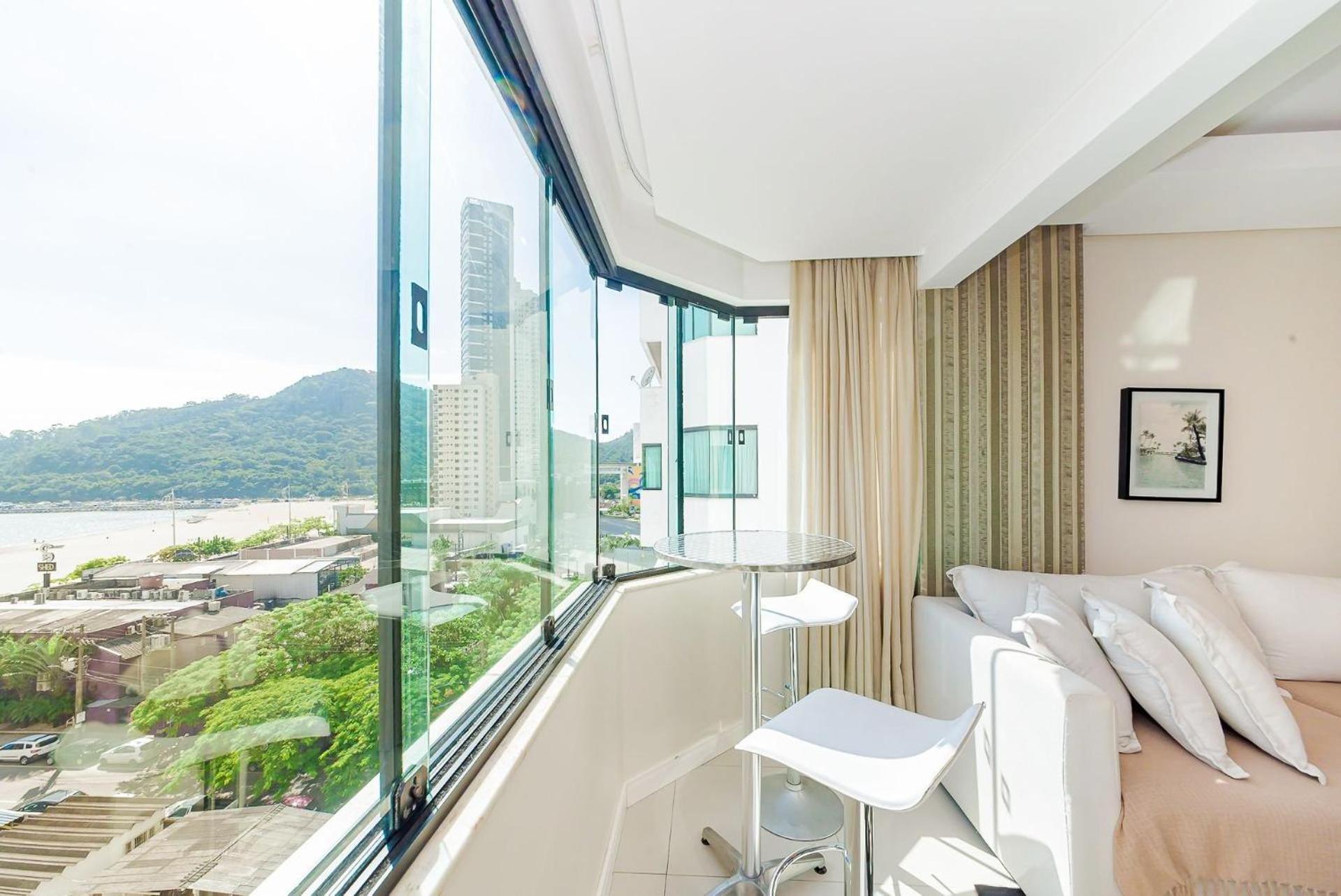 3 Suites Linda Vista Da Orla De Bc A 50M Da Praia - Somente Familiares Балнеариу-Камбориу Экстерьер фото
