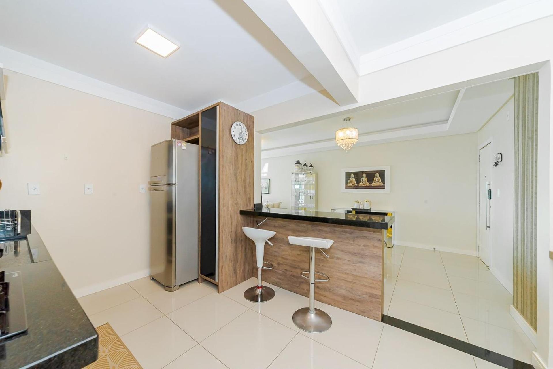 3 Suites Linda Vista Da Orla De Bc A 50M Da Praia - Somente Familiares Балнеариу-Камбориу Экстерьер фото
