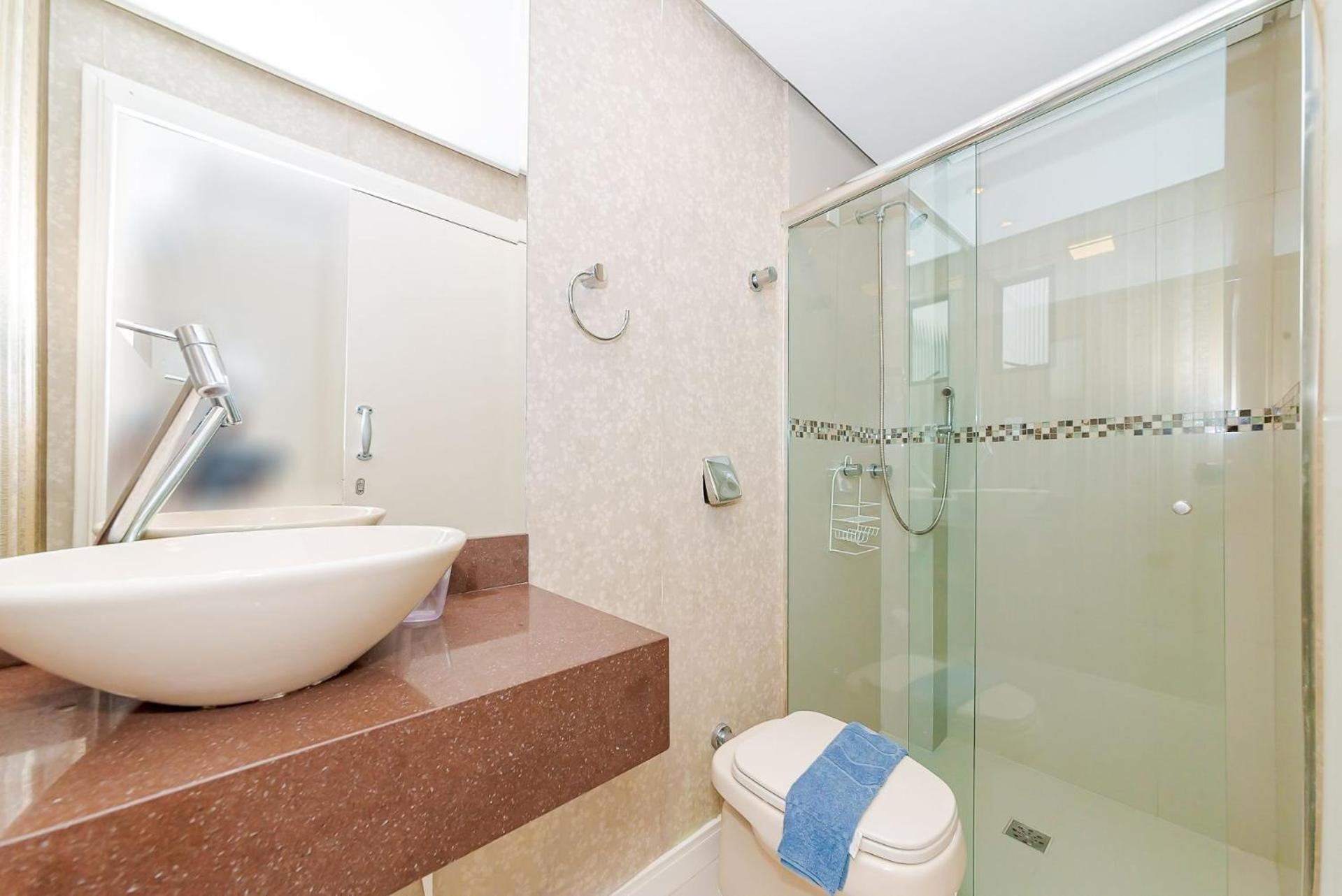 3 Suites Linda Vista Da Orla De Bc A 50M Da Praia - Somente Familiares Балнеариу-Камбориу Экстерьер фото