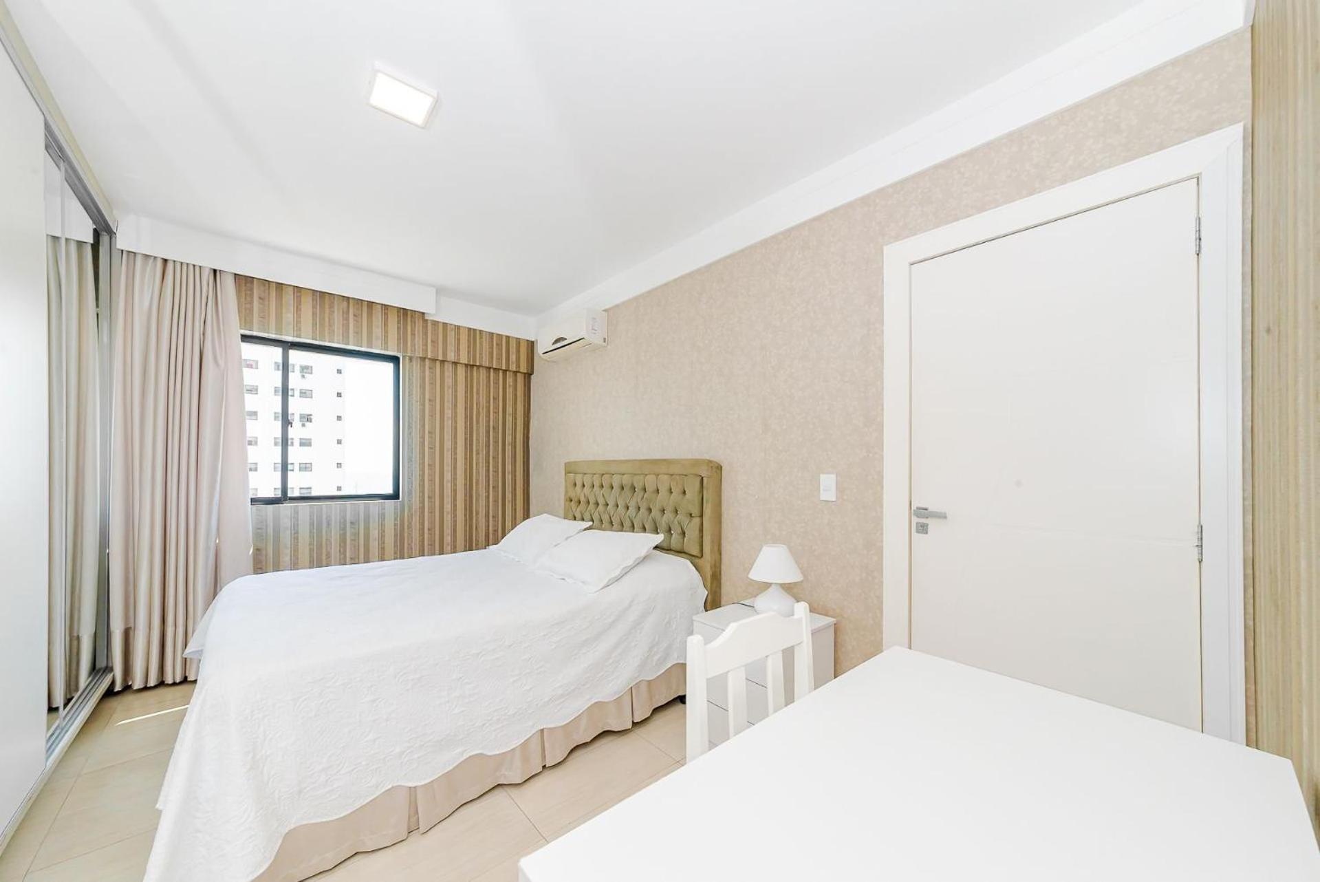3 Suites Linda Vista Da Orla De Bc A 50M Da Praia - Somente Familiares Балнеариу-Камбориу Экстерьер фото
